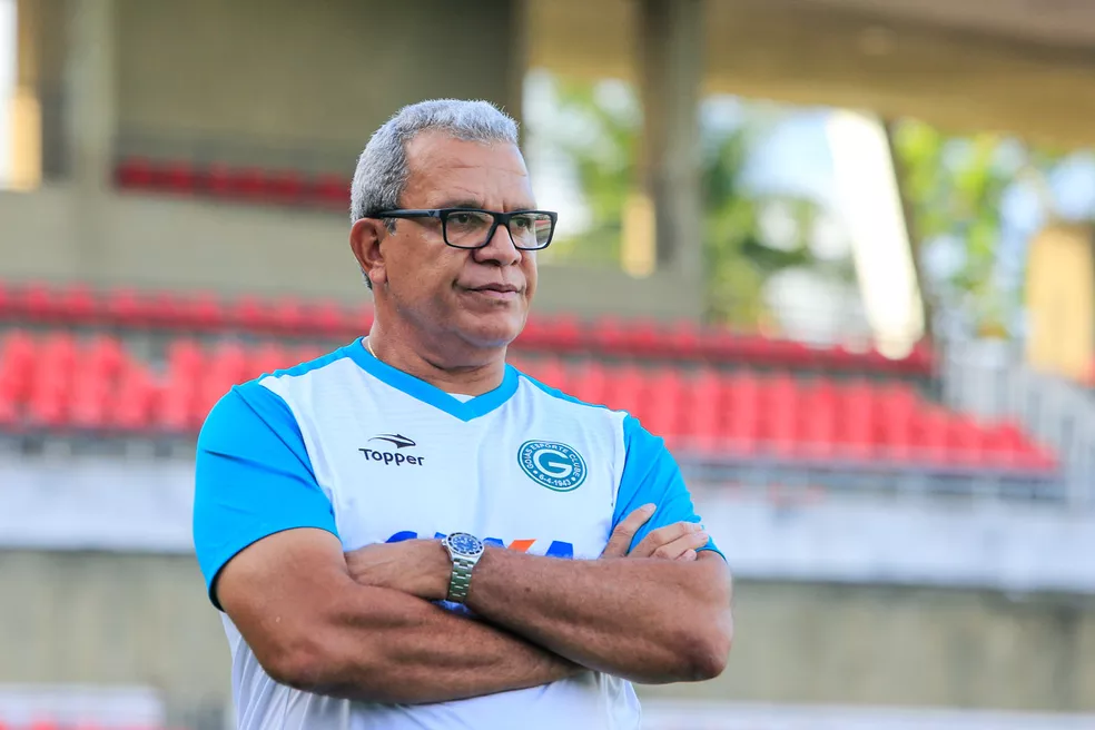 Goiás avalia nome de Hélio dos Anjos para treinar clube na sequência da temporada; outros nomes também são especulados