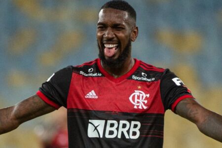 Gerson comemorando no Flamengo