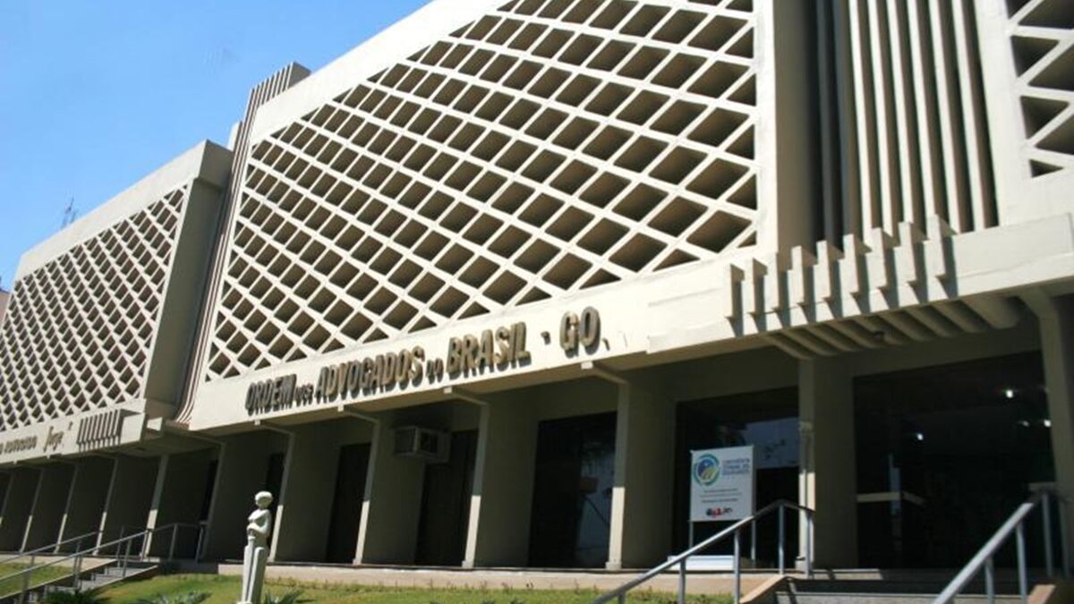 OAB-GO diz que acompanha caso de advogada acusada de furto em Goiânia e cobra apuração
