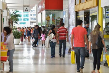 Comércio varejista em Goiás fica estável de janeiro para fevereiro, diz IBGE