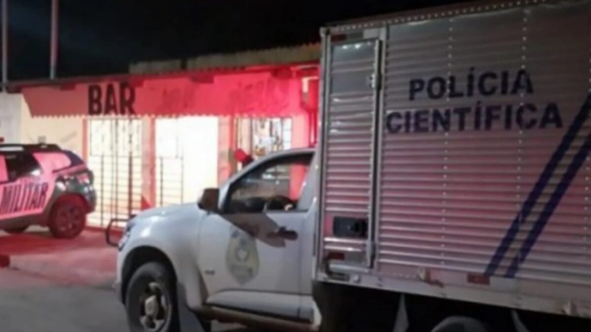 Mulher é morta em bar de Senador Canedo após questionar homem que usava o banheiro feminino Suspeito está foragido