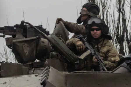 Tanques entram em Mariupol após presidente da Rússia, ordenar invasão da Ucrânia (Foto Reuters Carlos Barria)
