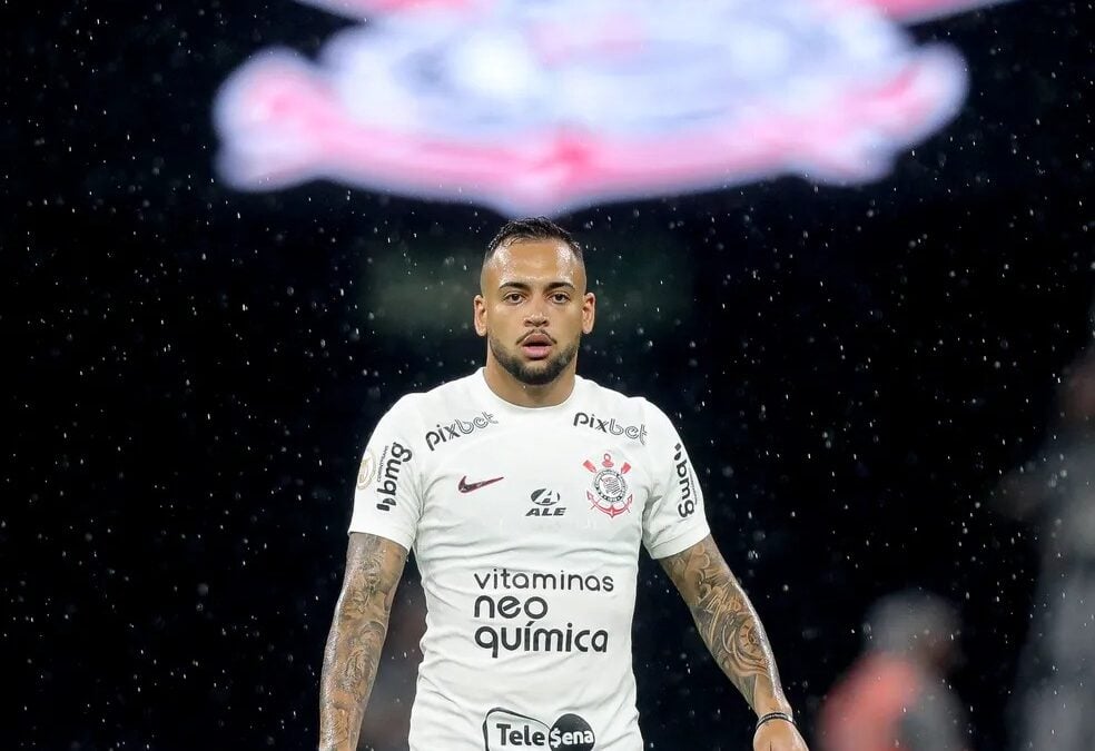 Maycon atuando com a camisa do Corinthians