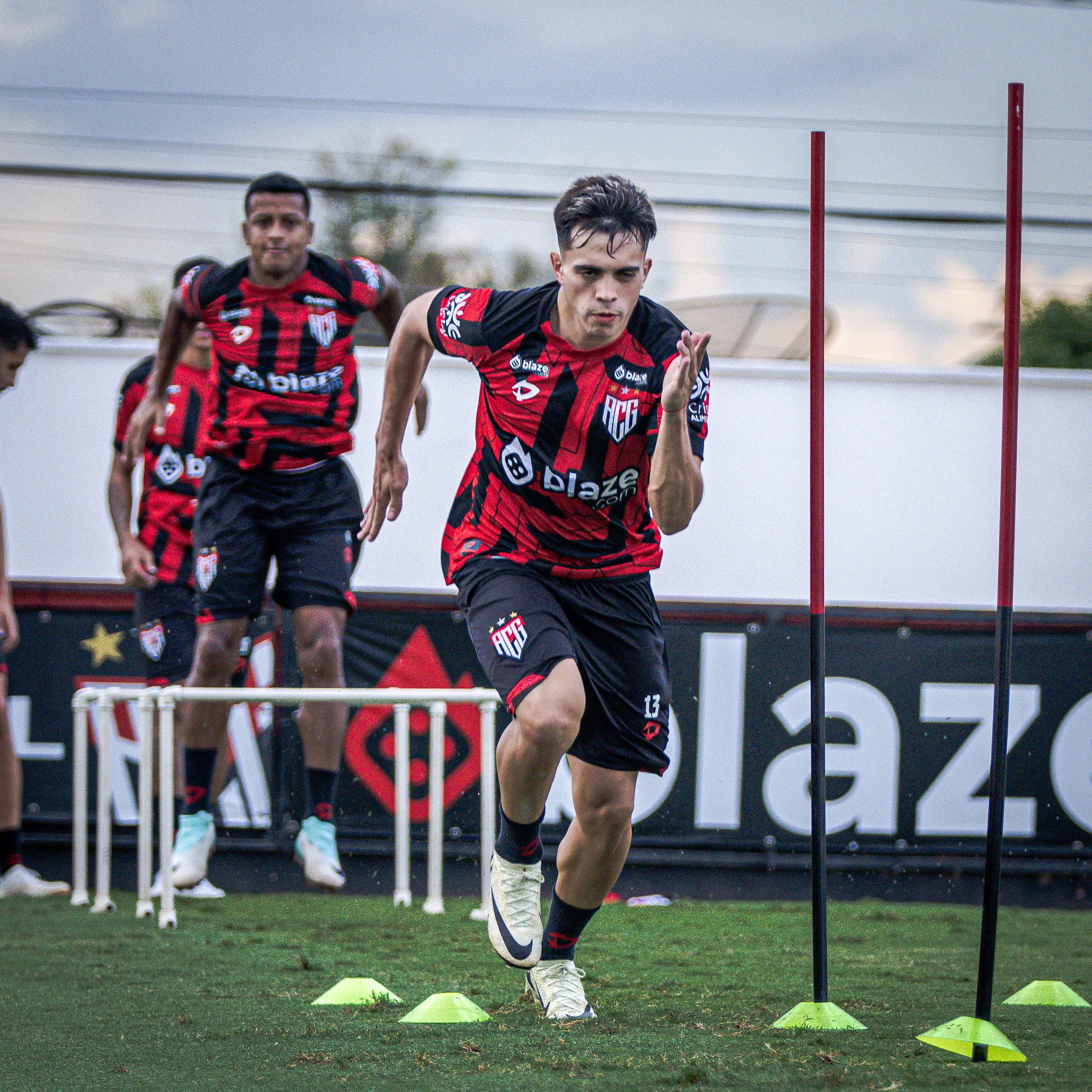 Uruguaio se recupera e será a novidade do Atlético Goianiense diante do Goiânia