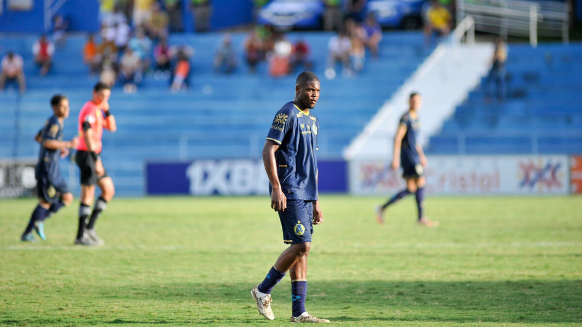 Ezequiel atuando no Annibal Toledo