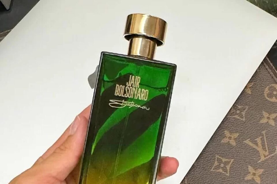 Maquiador amigo de Michelle lança perfume "Jair Bolsonaro"