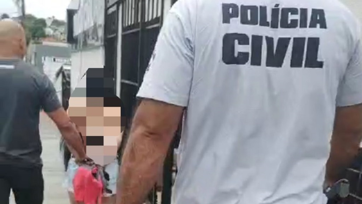 Mulher é presa após torturar filho de 1 ano para reatar com pai dele, em Catalão
