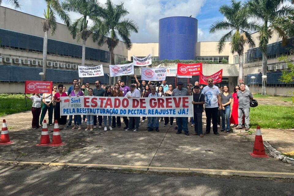 Servidores federais da educação em Goiás iniciam greve no Hospital das Clínicas