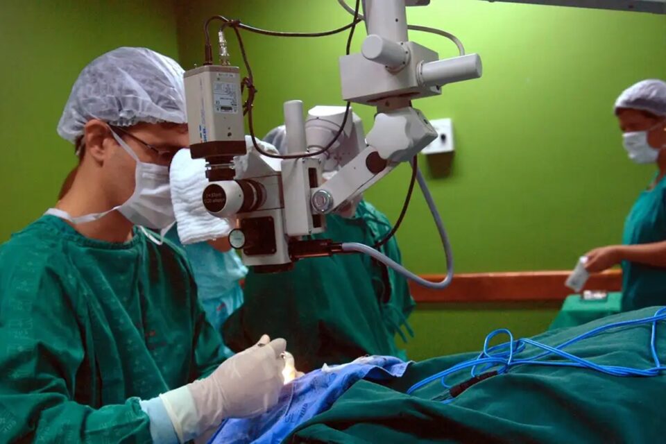 Itauçu: Justiça manda plano de saúde pagar cirurgia reparadora a beneficiária que fez bariátrica