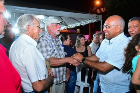 Prefeitura de Goiânia e governo de Goiás entregam mais de mil escrituras à famíilias da capital