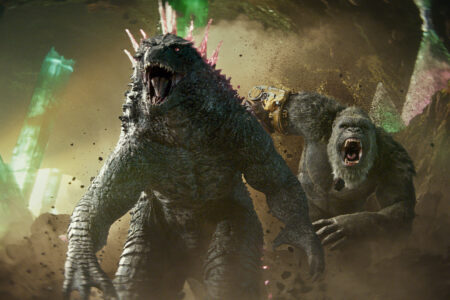 "Godzilla e Kong: O Novo Império" liderou as bilheterias norte-americanas outra vez com mais US$ 31,7 milhões em seu segundo ano, totalizando US$ 135 milhões na América do Norte. Fora dos EUA, o filme caiu apenas 53%, para US$ 59,3 milhões, em 69 mercados. Mundialmente, o filme soma uma bilheteria total de US$ 361,1 milhões.