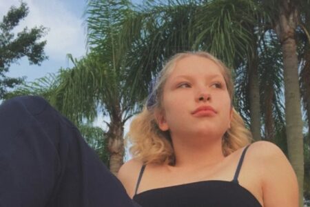 Brasileira de 19 anos é bilionária mais jovem do mundo com R$ 5,5 bi