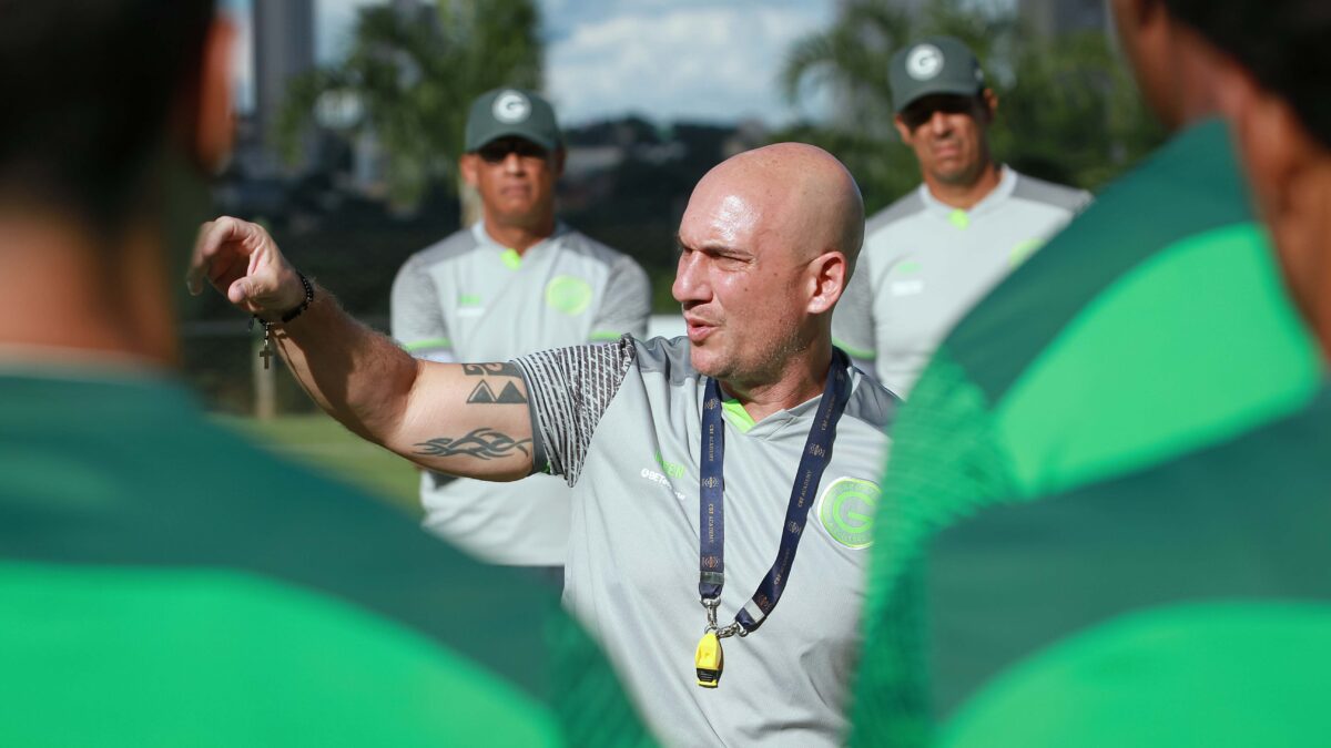 Márcio Zanardi aplicando treinamento