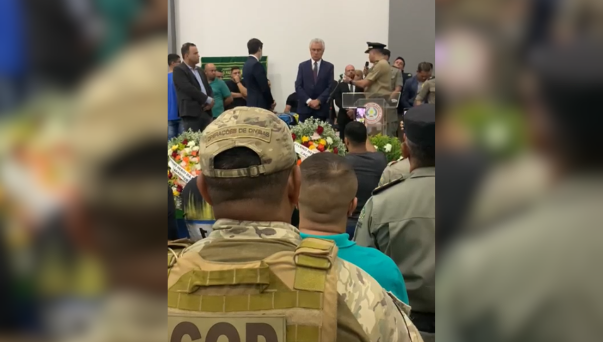 ‘Valorosos guerreiros’: afirma comandante-geral da PM a familiares de policiais mortos em acidente, em Goiás