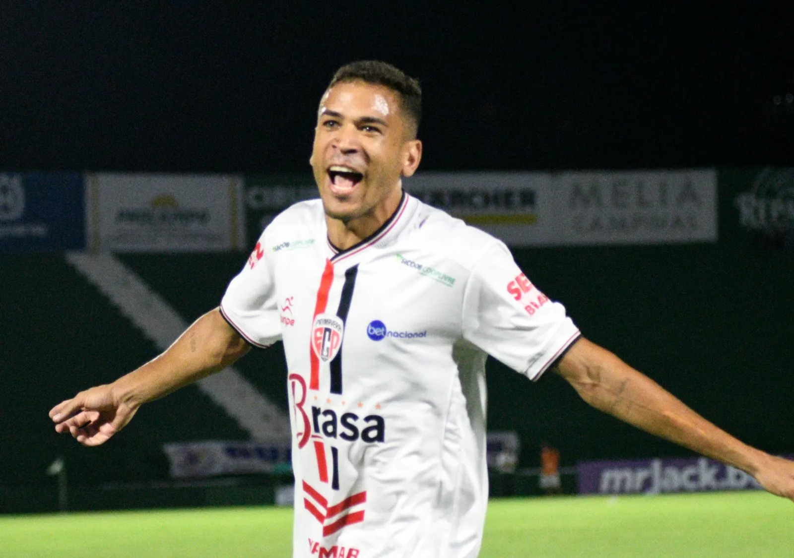 Vila Nova acerta contratação de lateral que disputou o Paulistão A2 em 2024