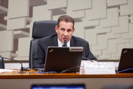 Senador goiano apresenta projeto de redução de impostos pagos por motoristas de aplicativos