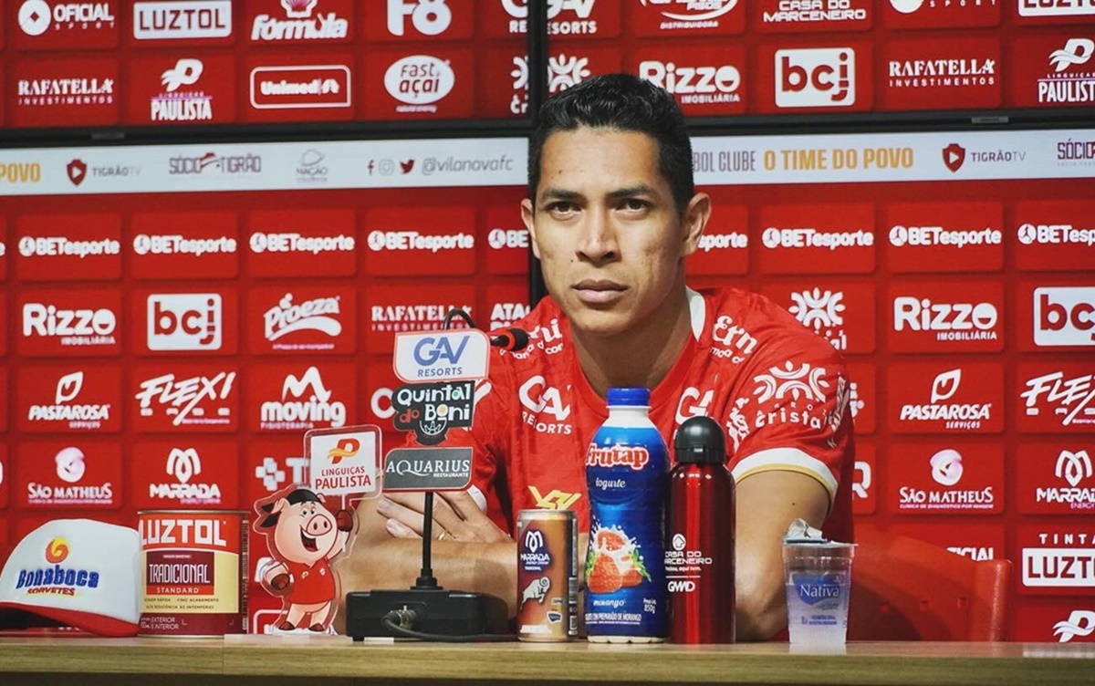 Em retorno ao Vila Nova, Igor Henrique afirma que foco é superar 2023 e conseguir acesso com o clube