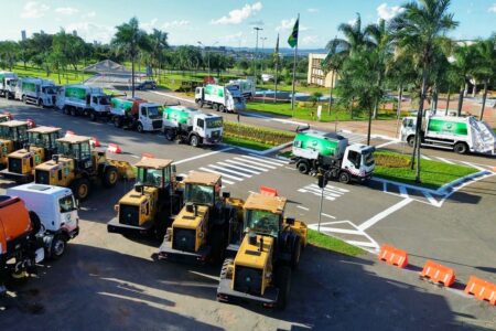 Goiânia recebe 60 caminhões para serviço de limpeza urbana por nova empresa