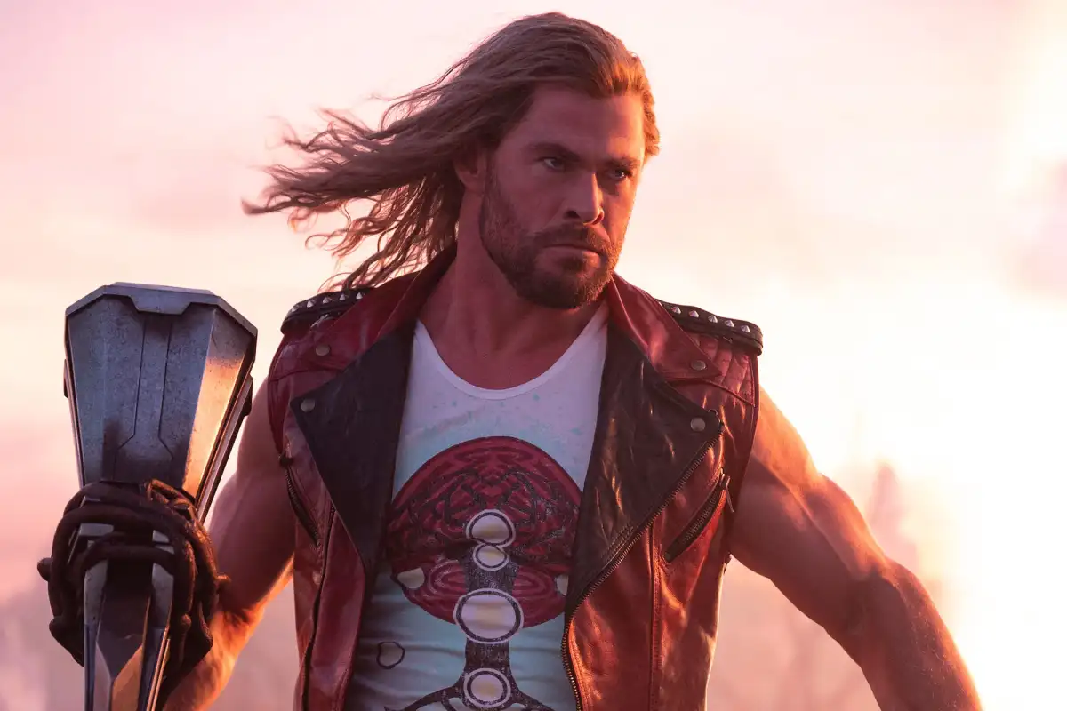 ‘Thor – Amor e Trovão’: Chris Hemsworth diz que virou uma paródia de si mesmo no filme