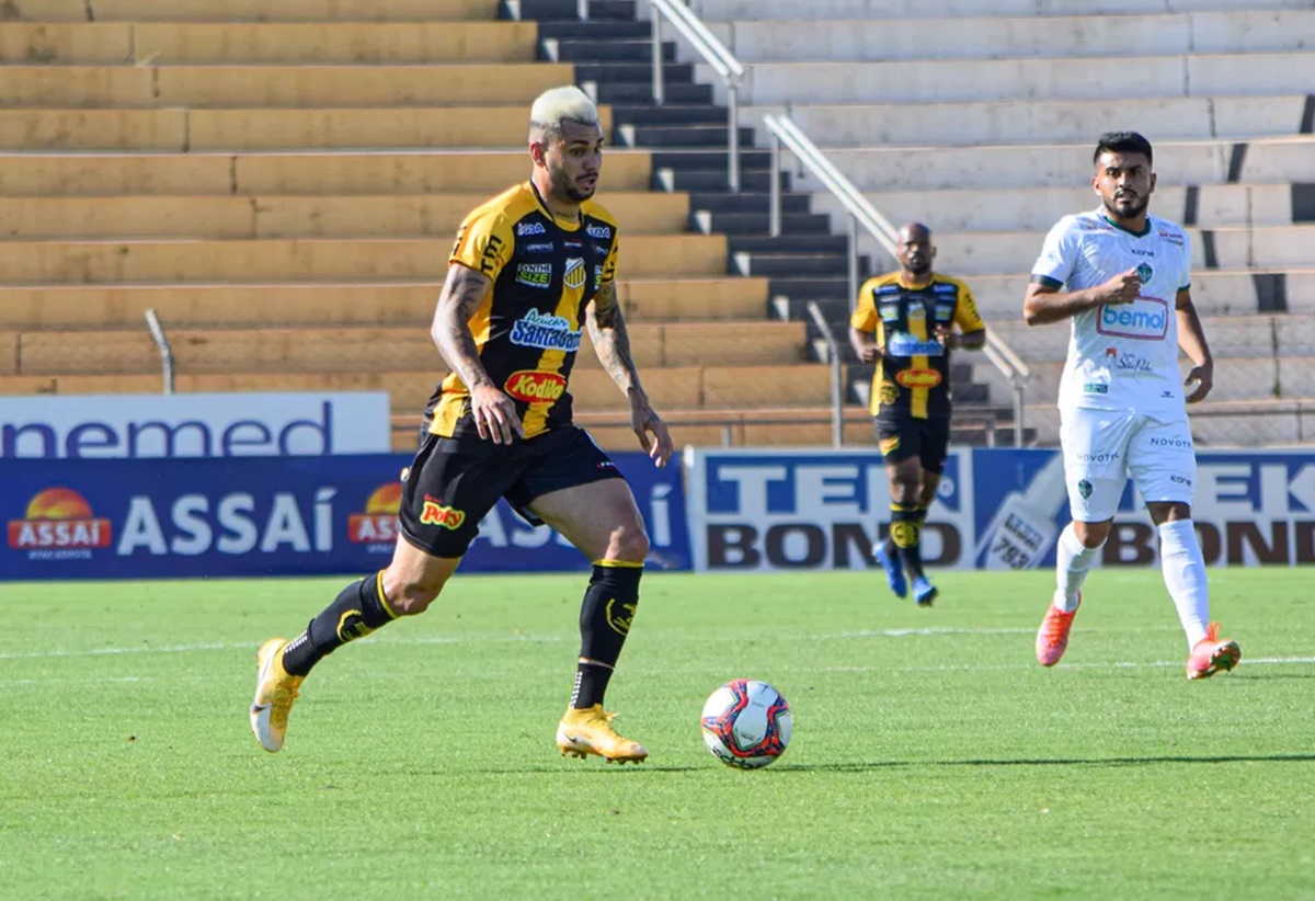 Goiás negocia com lateral direito Willean Lepo, do Grêmio Novorizontino, para decorrer do ano