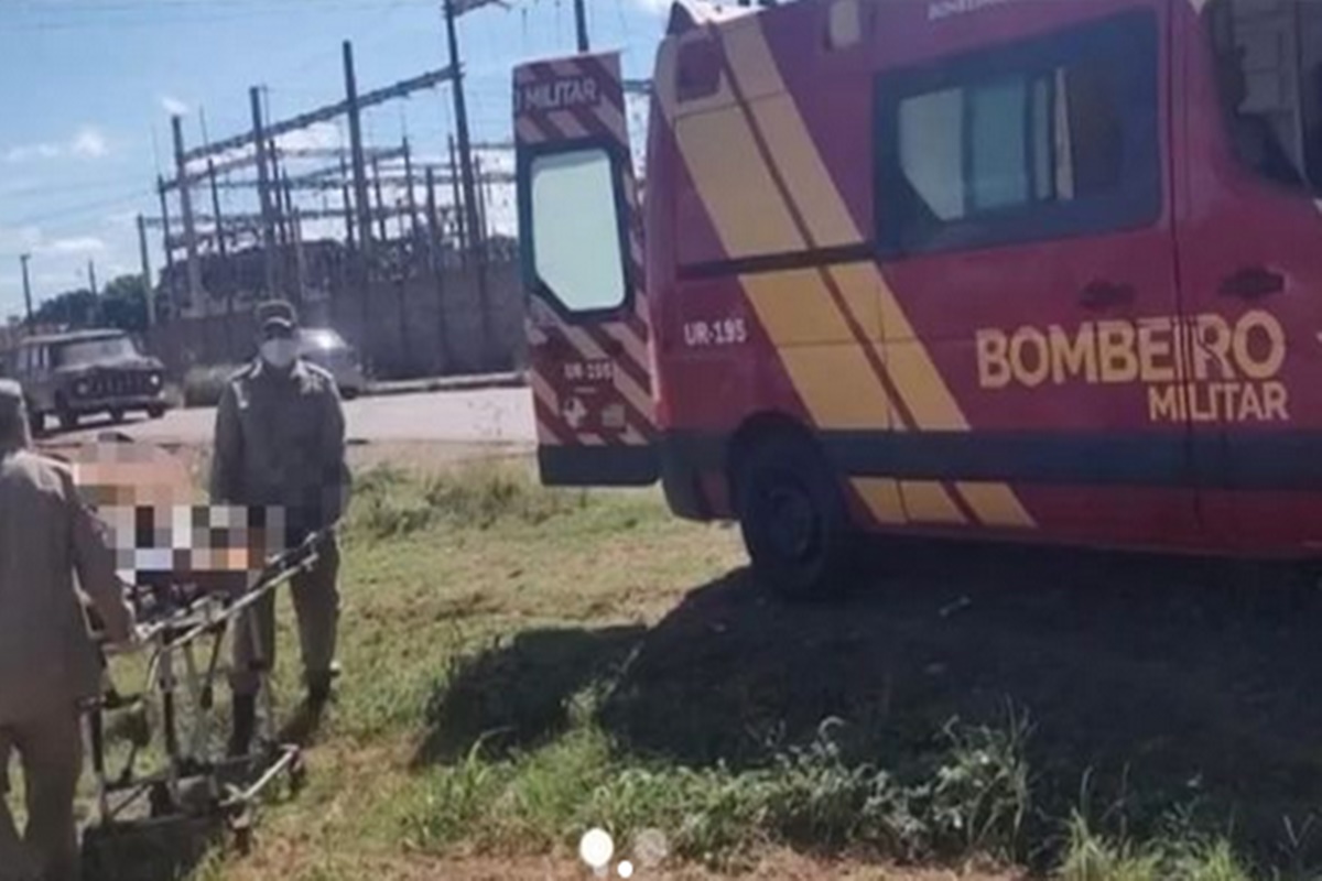 PMs de Goiás salvam motorista que passou mal e desmaiou dentro de caminhão em movimento