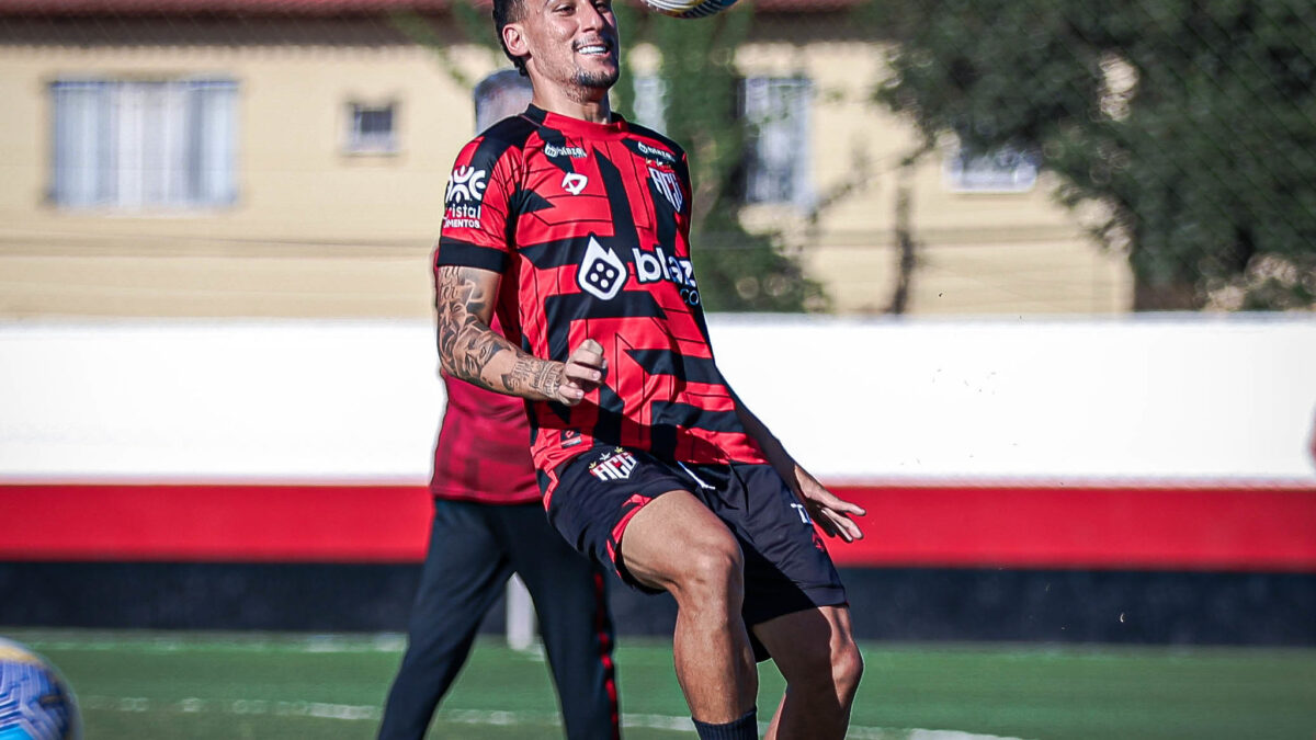 Gabriel Baralhas treinando no CT do Dragão