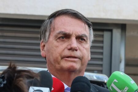 PF tem aval para aprofundar investigação sobre vacina de Bolsonaro