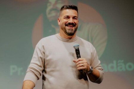 Pastor Felippe Valadão é indiciado por intolerância religiosa: "Esses endemoniados" Religioso respondeu que não comentaria o indiciamento