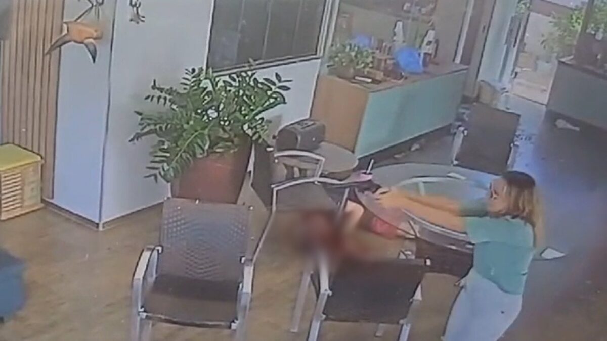 Mãe e filho invadem casa, matam dois idosos e deixam padre ferido; vídeo A Polícia Civil do Mato Grosso (PCMT) investiga o caso