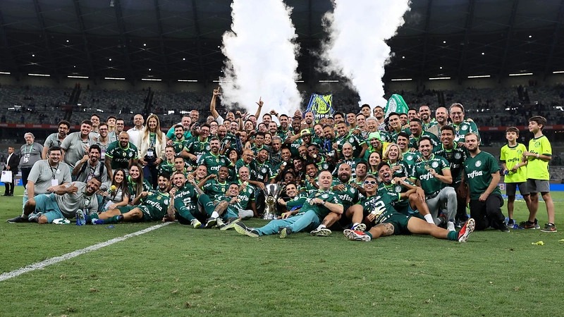 Jogadores do Palmeiras comemorando título de 2023