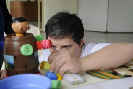 Vai à sanção criação da política para beneficiar pessoas com Síndrome de Down, em Goiás