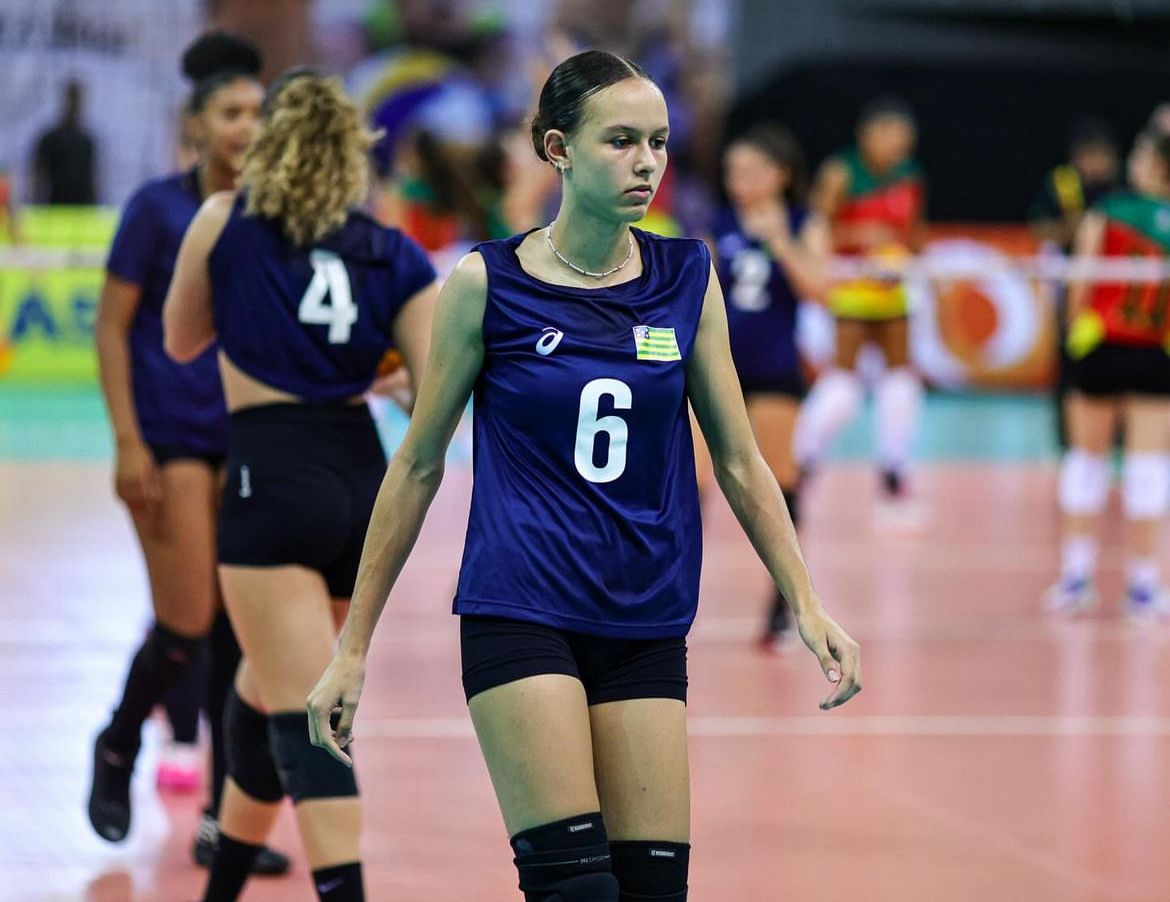 Atleta goiana se destaca com prêmio individual em torneio nacional de vôlei