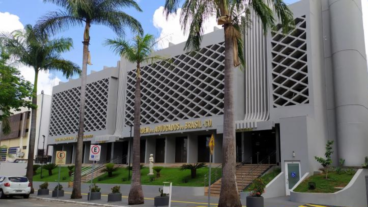 OAB-GO determina retirada de estandes de escritórios de advocacia em feira de shopping de Goiânia