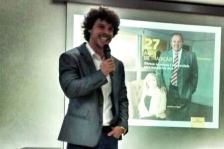 Homem é preso por estuprar, filmar e chantagear mulher no Distrito Federal Segundo portal Metrópoles, acusado se chama Henrique Fortes