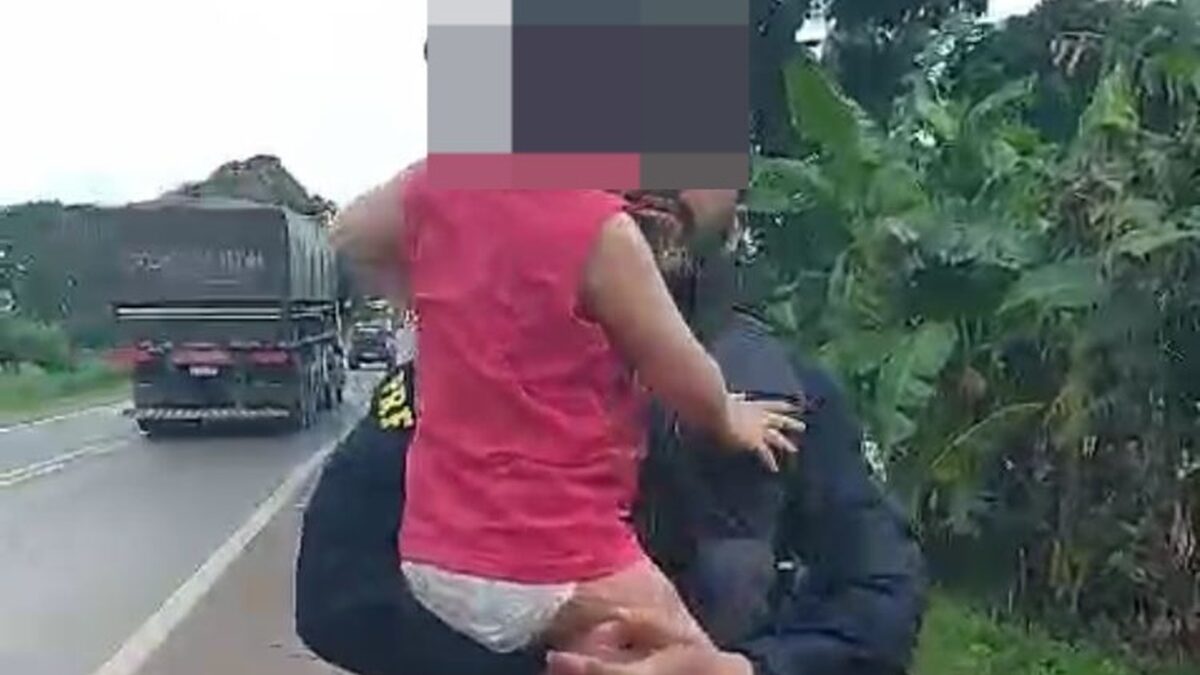 PRF acredita que menino de 4 anos resgatado na BR-153 tinha acabado de fugir de casa