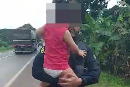 PRF acredita que menino de 4 anos resgatado na BR-153 tinha acabado de fugir de casa