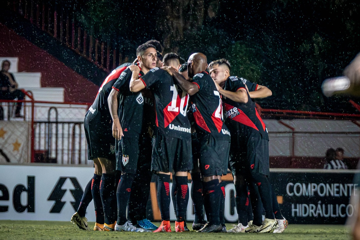 Segundo melhor ataque entre clubes da Série A, Atlético-GO irá enfrentar a melhor defesa do Brasil