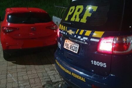 PRF prende homem que conduzia veículo clonado no DF