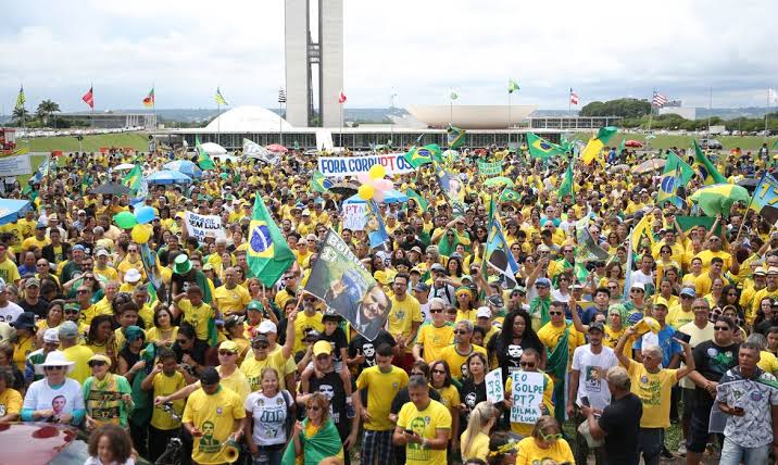 Bolsonaro cogita fazer grande manifestação em Goiânia ainda neste semestre