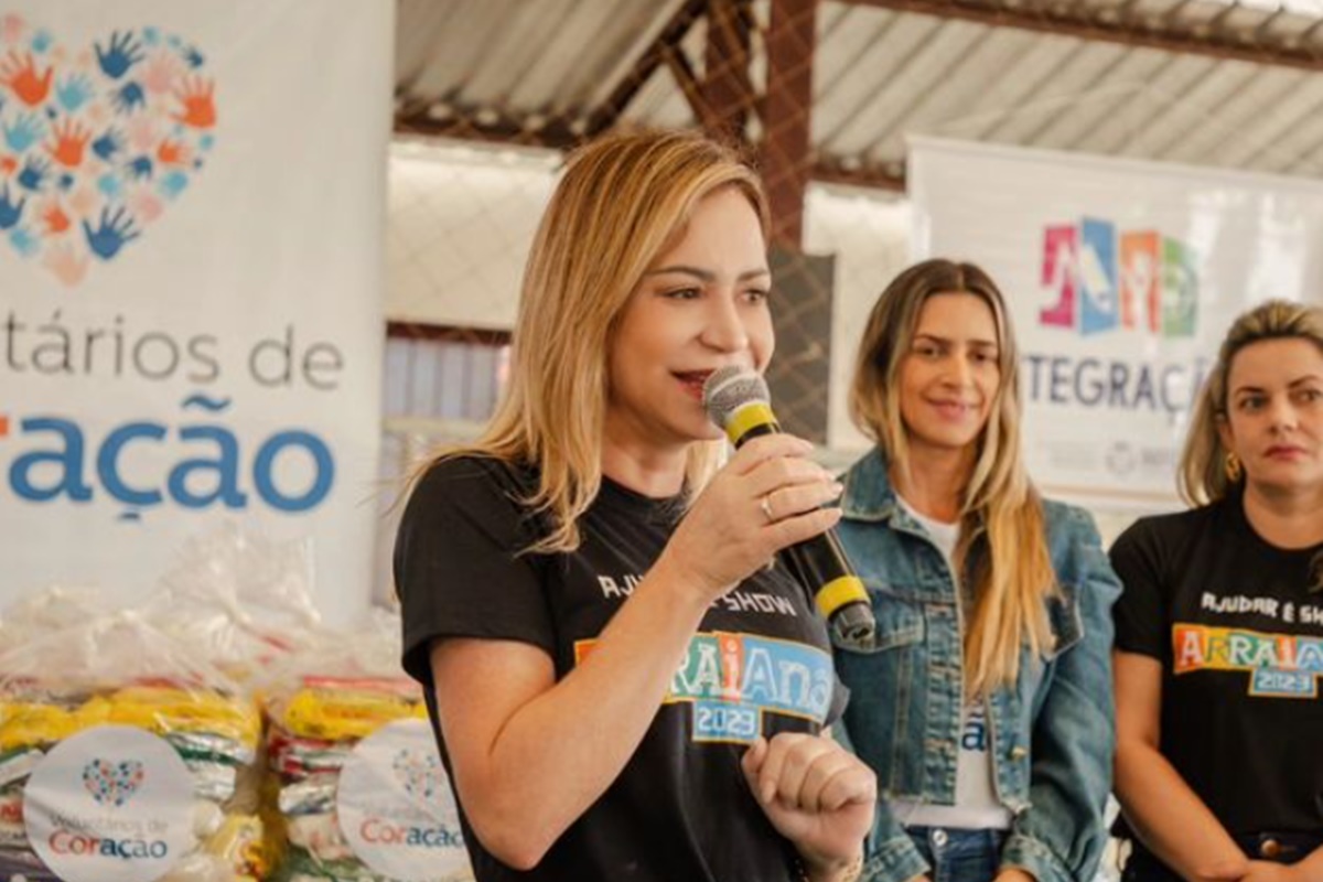 Prefeito Roberto Naves lança Eerizânia Freitas para sucessão em Anápolis, diz colunista