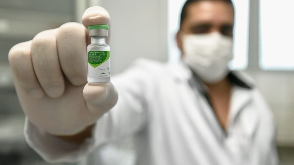 Goiás inicia vacinação contra HPV com dose única para crianças e adolescentes de 9 a 14 anos