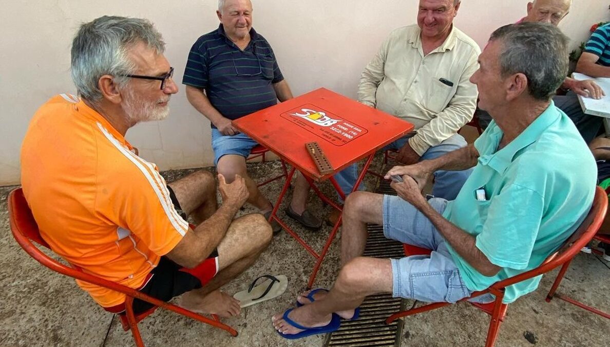 Bar Pinto Murcho, no interior de São Paulo, faz sucesso nas redes sociais "63 anos de história, truco e amizade"