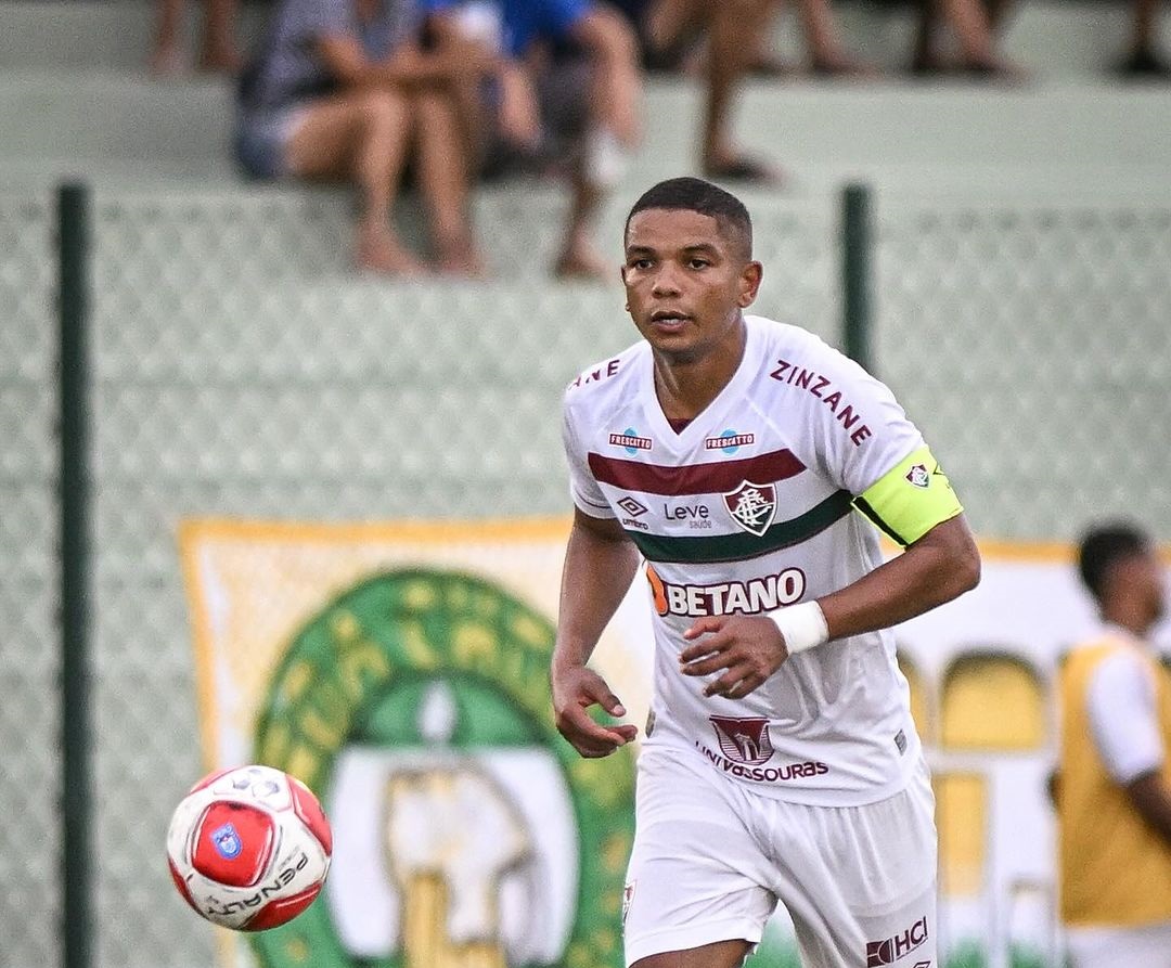 Goiás encaminha acerto com David Braz, do Fluminense