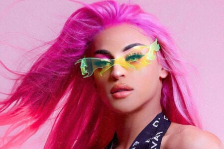 Pabllo Vittar surge nua e de fio-dental e detalhe chama atenção; veja fotos Cantora postou registros íntimos e causou nas redes sociais