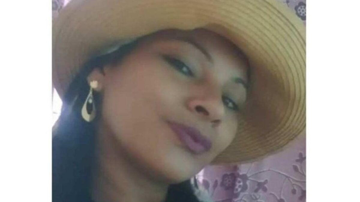 Presa mulher que jogou água quente na sobrinha por ciúmes do marido O crime ocorreu no dia 3 de abril e mulher era considerada foragida