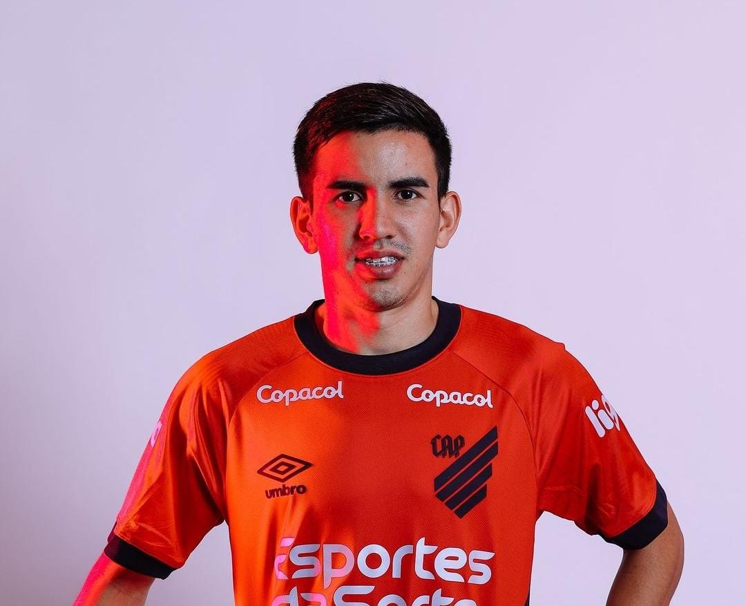Goiás encaminha contratação de atacante paraguaio do Athletico