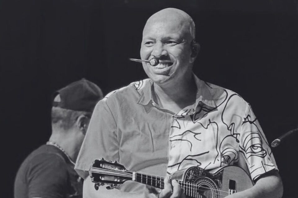 Vocalista do Molejo, Anderson Leonardo, morre aos 51 anos