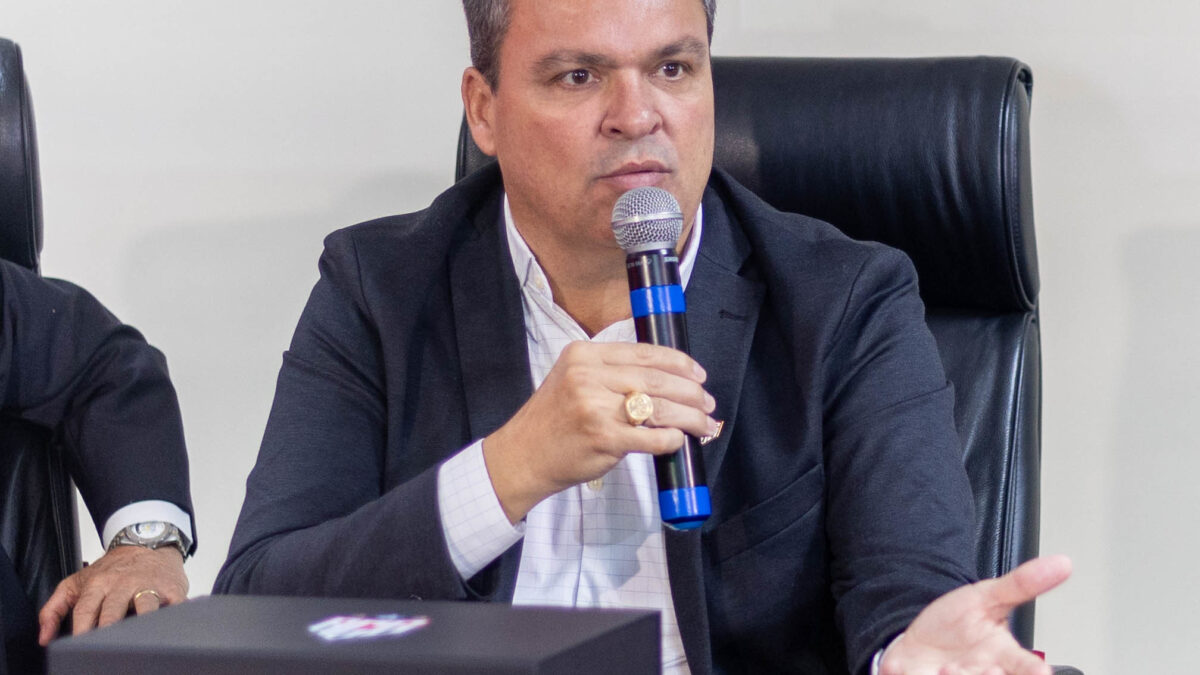 Adson Batista em reunião com Ronaldo Caiado