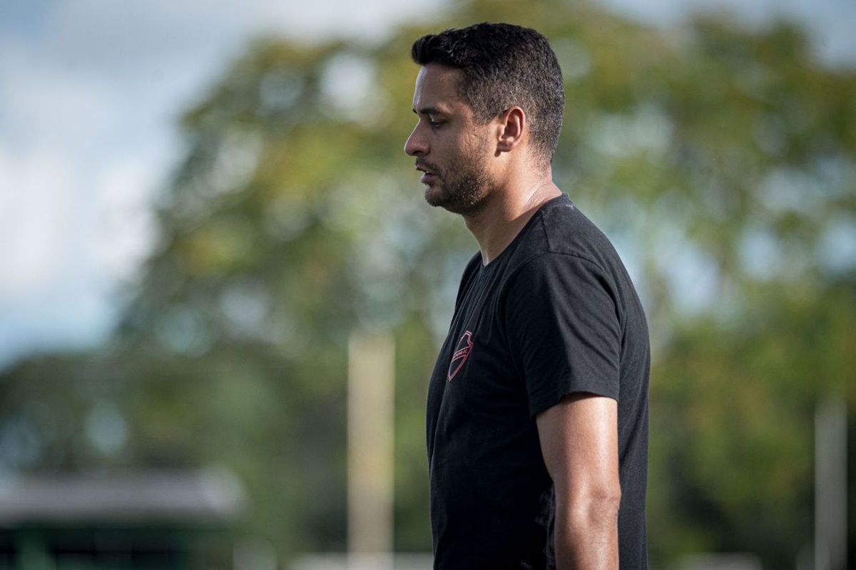 Técnico do Vila Nova, Tutti Mendes, mira clássico contra o Atlético Goianiense no Goianão Sub-20