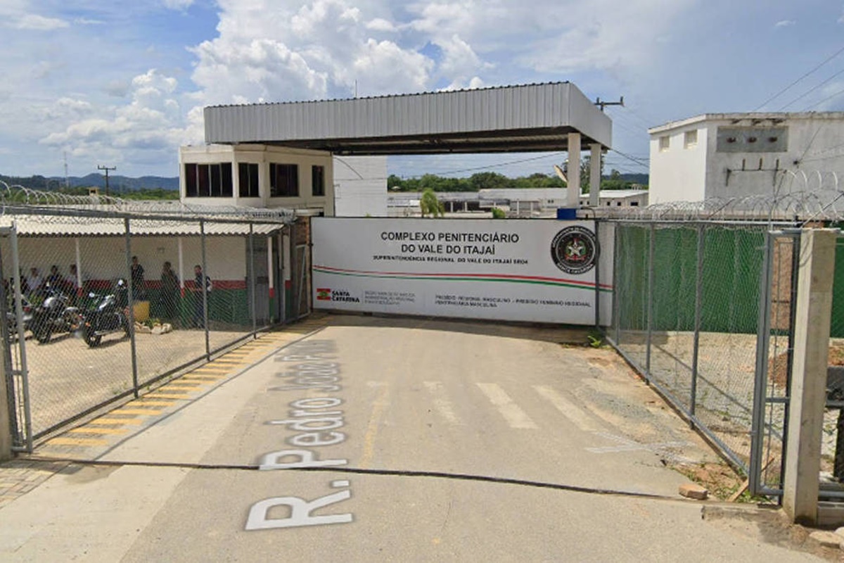 Justiça libera cerca de 230 presos por superlotação em prisão de Itajaí (SC)